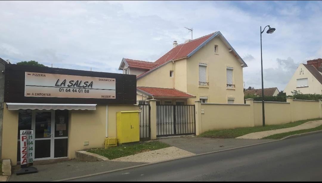 A 7 Minutes De L'Aeroport Cdg 1 Bed & Breakfast Thieux  Exterior foto